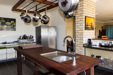 Baywatch Retreat Augusta - Northern Rivers Accommodation 4