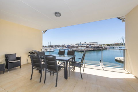 Dolphin Quay Apartments - Northern Rivers Accommodation 17