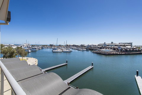 Dolphin Quay Apartments - Northern Rivers Accommodation 16