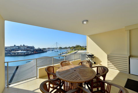 Dolphin Quay Apartments - Northern Rivers Accommodation 15