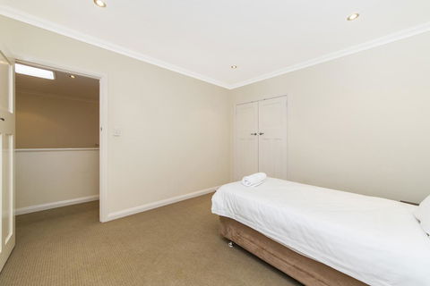 Inner Western Suburbs Retreat - Northern Rivers Accommodation 29