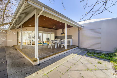 Inner Western Suburbs Retreat - Northern Rivers Accommodation 1