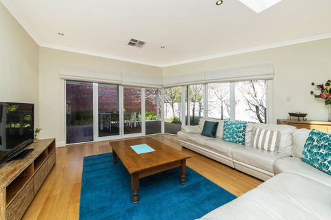 Inner Western Suburbs Retreat - Northern Rivers Accommodation 6