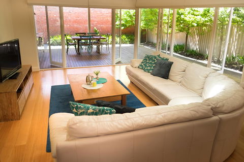Inner Western Suburbs Retreat - Northern Rivers Accommodation 3