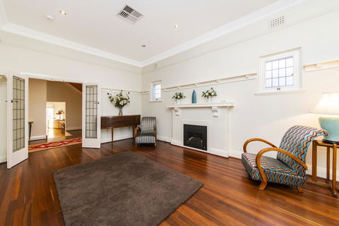 Inner Western Suburbs Retreat - Northern Rivers Accommodation 22