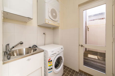 Inner Western Suburbs Retreat - Northern Rivers Accommodation 17