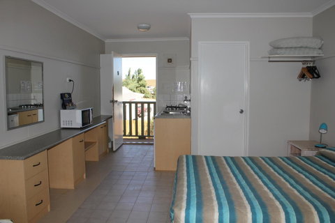 Ningaloo Coral Bay â€“ Bayview - Northern Rivers Accommodation 23