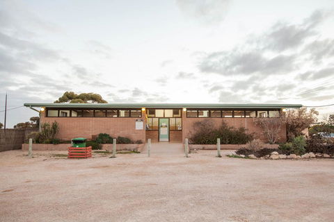EUCLA MOTOR HOTEL - Northern Rivers Accommodation 9
