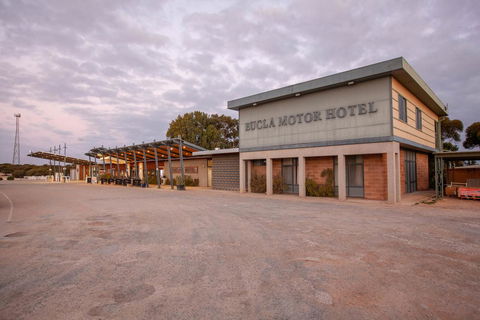 EUCLA MOTOR HOTEL - Northern Rivers Accommodation 0