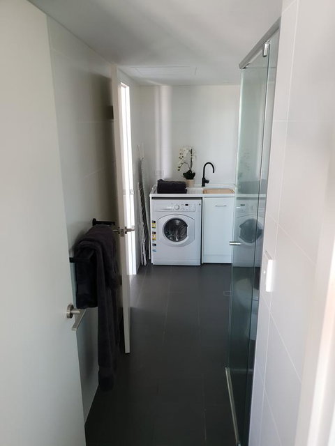 Modern Northbridge Apartment - Northern Rivers Accommodation 6