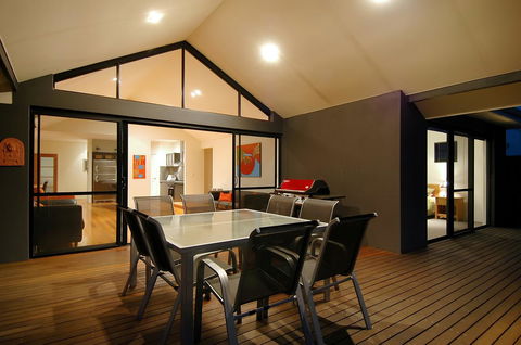 THE SANCTUARY LUXURY HOLIDAY HOME - Northern Rivers Accommodation 25