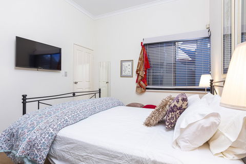 Como Executive Apartment - Northern Rivers Accommodation 7