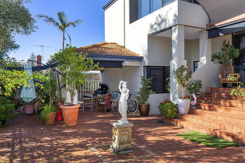 Como Executive Apartment - Northern Rivers Accommodation 16