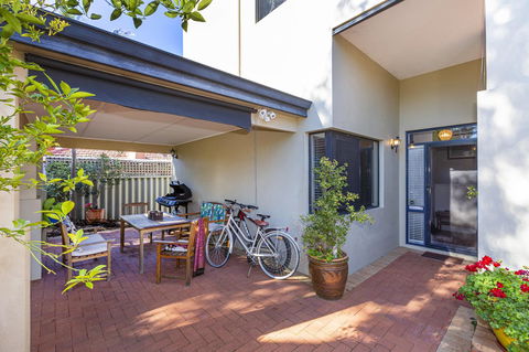Como Executive Apartment - Northern Rivers Accommodation 2