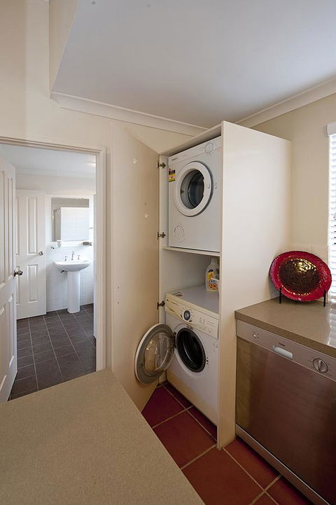 Como Executive Apartment - Northern Rivers Accommodation 14