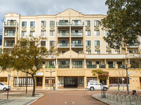 James On The Park - Executive Escapes - Northern Rivers Accommodation 4