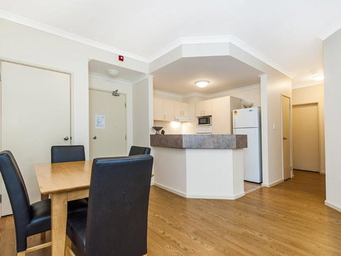 James On The Park - Executive Escapes - Northern Rivers Accommodation 9