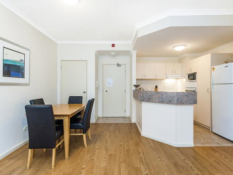 James On The Park - Executive Escapes - Northern Rivers Accommodation 19