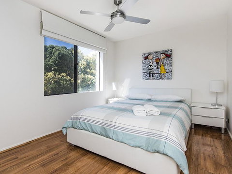 South Perth Deluxe Apartment - Northern Rivers Accommodation 10