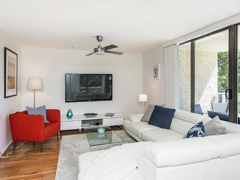 South Perth Deluxe Apartment - Northern Rivers Accommodation 6