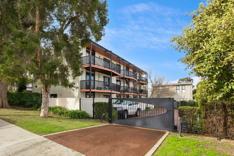 South Perth Executive Apartment - Northern Rivers Accommodation 8
