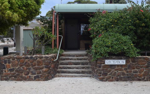 Hopetoun Motel & Chalet Village - Northern Rivers Accommodation 9