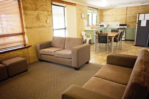 Hopetoun Motel & Chalet Village - Northern Rivers Accommodation 8