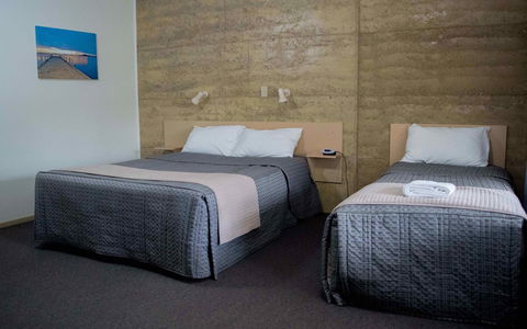 Hopetoun Motel & Chalet Village - Northern Rivers Accommodation 0