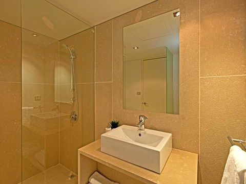Astra Apartments Perth - Zenith - Northern Rivers Accommodation 2