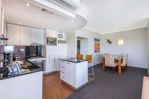 A 406 FANTASTIC OCEAN BEACH And MARINA VIEW APT - MANDURAH - Northern Rivers Accommodation 21