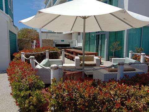 A 406 FANTASTIC OCEAN BEACH And MARINA VIEW APT - MANDURAH - Northern Rivers Accommodation 8