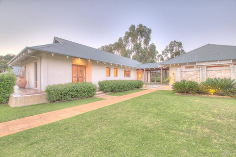 Moana Spa Villas - Prime Yallingup Location - Northern Rivers Accommodation 1