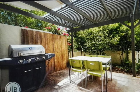 Perth City Retreat - Northern Rivers Accommodation 10