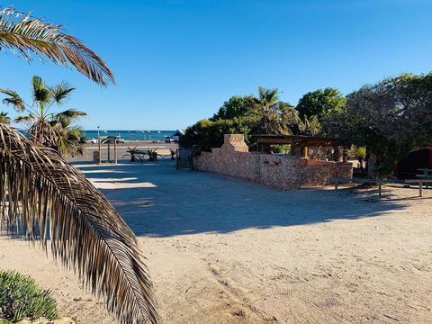 Shark Bay Cottages - Northern Rivers Accommodation 11
