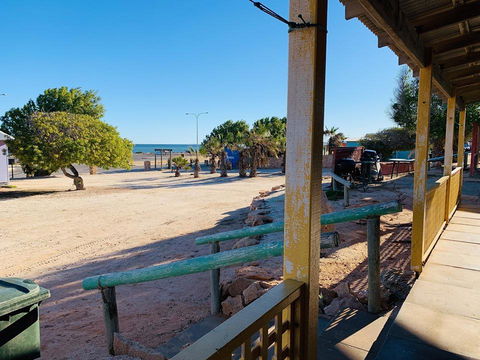 Shark Bay Cottages - Northern Rivers Accommodation 2