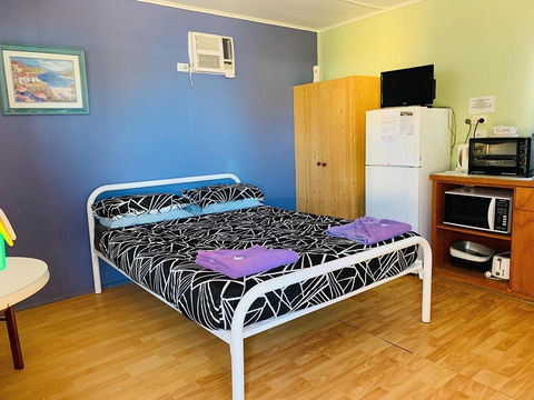 Shark Bay Cottages - Northern Rivers Accommodation 24