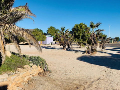 Shark Bay Cottages - Northern Rivers Accommodation 12