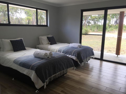 Eagle Bay House - Northern Rivers Accommodation 1