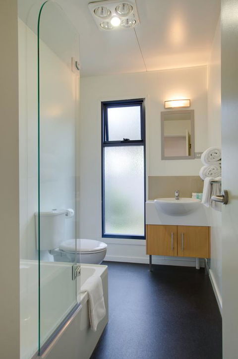 Swansea Beach Chalets - Northern Rivers Accommodation 9