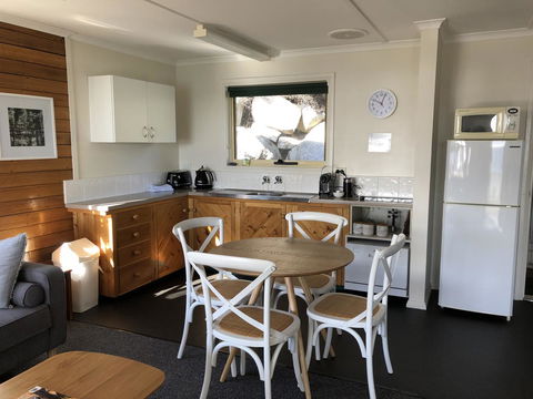 BINALONG BEACH COTTAGE Beachfront At Bay Of Fires Next To Restaurant - Northern Rivers Accommodation 18