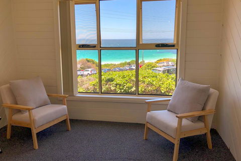 BINALONG BEACH COTTAGE Beachfront At Bay Of Fires Next To Restaurant - Northern Rivers Accommodation 3
