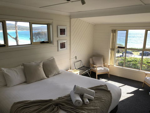 BINALONG BEACH COTTAGE Beachfront At Bay Of Fires Next To Restaurant - Northern Rivers Accommodation 4