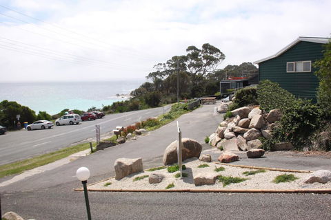 BINALONG BEACH COTTAGE Beachfront At Bay Of Fires Next To Restaurant - Northern Rivers Accommodation 19