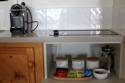 BINALONG BEACH COTTAGE Beachfront At Bay Of Fires Next To Restaurant - Northern Rivers Accommodation 11