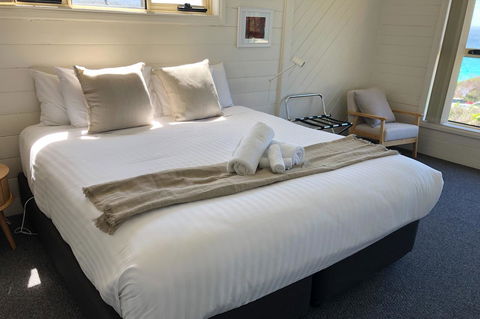 BINALONG BEACH COTTAGE Beachfront At Bay Of Fires Next To Restaurant - Northern Rivers Accommodation 6