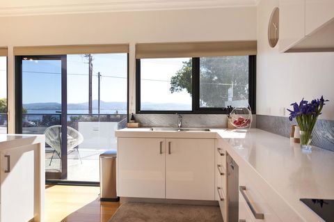 Sandy Bay Waterfront Home - Northern Rivers Accommodation 13