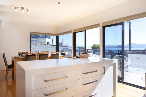 Sandy Bay Waterfront Home - Northern Rivers Accommodation 20