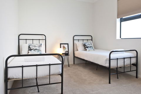 Sandy Bay Waterfront Home - Northern Rivers Accommodation 11
