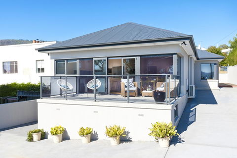 Sandy Bay Waterfront Home - Northern Rivers Accommodation 33