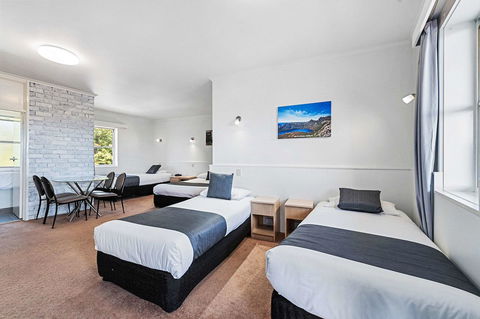 Coach House Launceston - Northern Rivers Accommodation 7